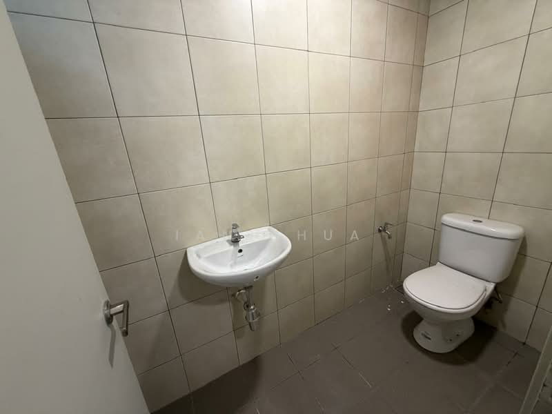 Condominium for Sale at The WaterEdge (Pinggiran Air) - Ian Chua - Bathroom - PropertyGuru.com.my