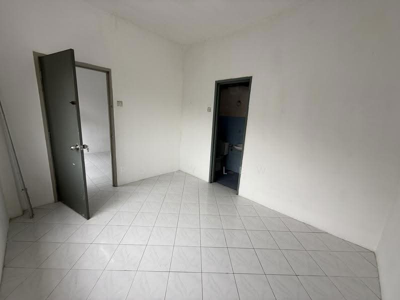 Apartment for Rent at Pangsapuri Putra Indah - Polly Lew - Interior - PropertyGuru.com.my