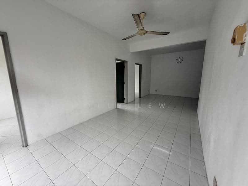 Apartment for Rent at Pangsapuri Putra Indah - Polly Lew - Living Room - PropertyGuru.com.my