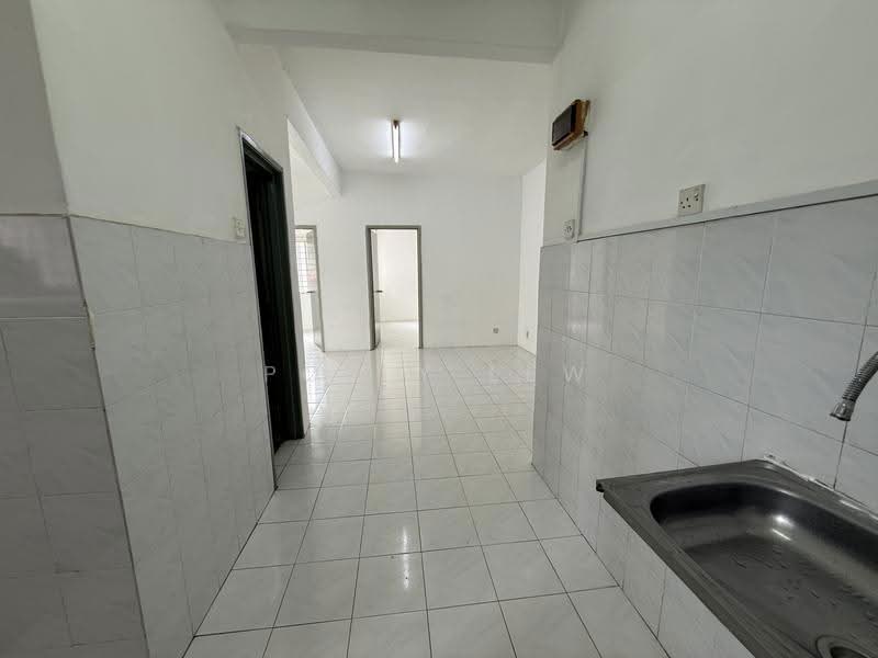 Apartment for Rent at Pangsapuri Putra Indah - Polly Lew - Interior - PropertyGuru.com.my