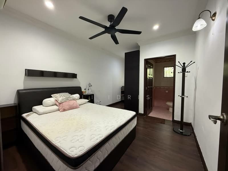 Bungalow for Sale in Bangi (Selangor) - Ali Idris - Bedroom - PropertyGuru.com.my