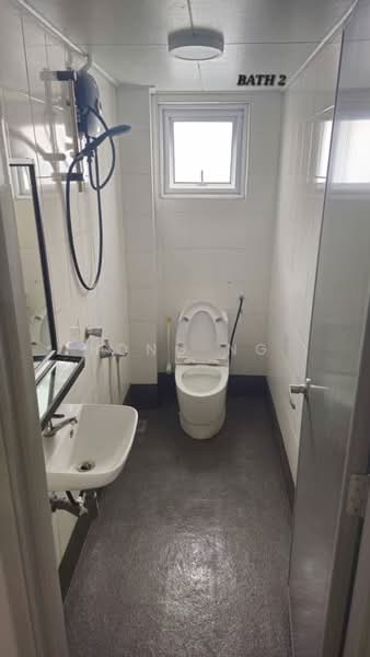Pangsapuri untuk Disewa di Pangsapuri Randa - Hong Ng - Bathroom - PropertyGuru.com.my