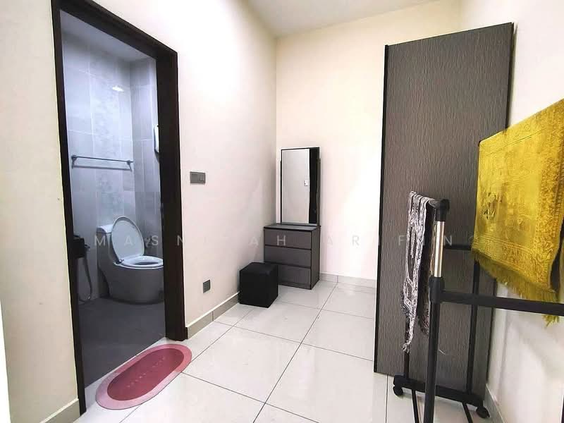Service Residence for Sale at J.Dupion Residence - Masnizah Arifin - Bathroom - PropertyGuru.com.my