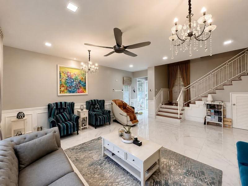 Rumah Berkembar untuk Dijual di Shah Alam (Selangor) - Nur Alia Omar - Living Room - PropertyGuru.com.my
