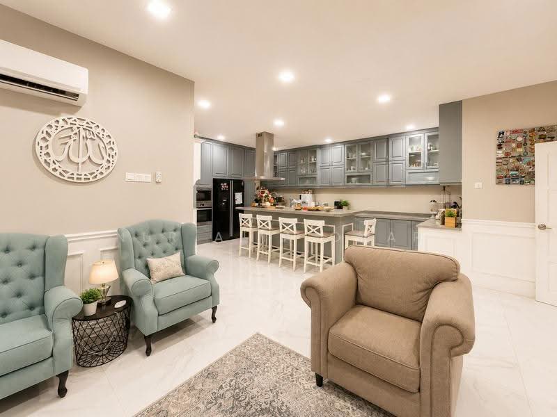 Rumah Berkembar untuk Dijual di Shah Alam (Selangor) - Nur Alia Omar - Living Room - PropertyGuru.com.my