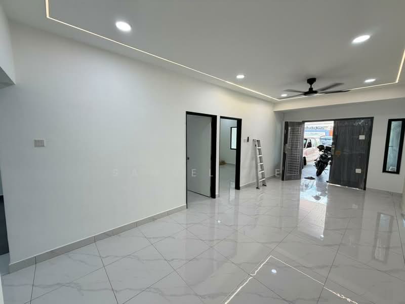 Rumah Teres 1 Tingkat untuk Dijual di Taman Johor Jaya (Johor Bahru) - Samuel Lee - Living Room - PropertyGuru.com.my