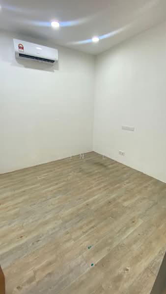 Factory for Rent in Permas Jaya (Johor) - Dovin Ler - Interior - PropertyGuru.com.my