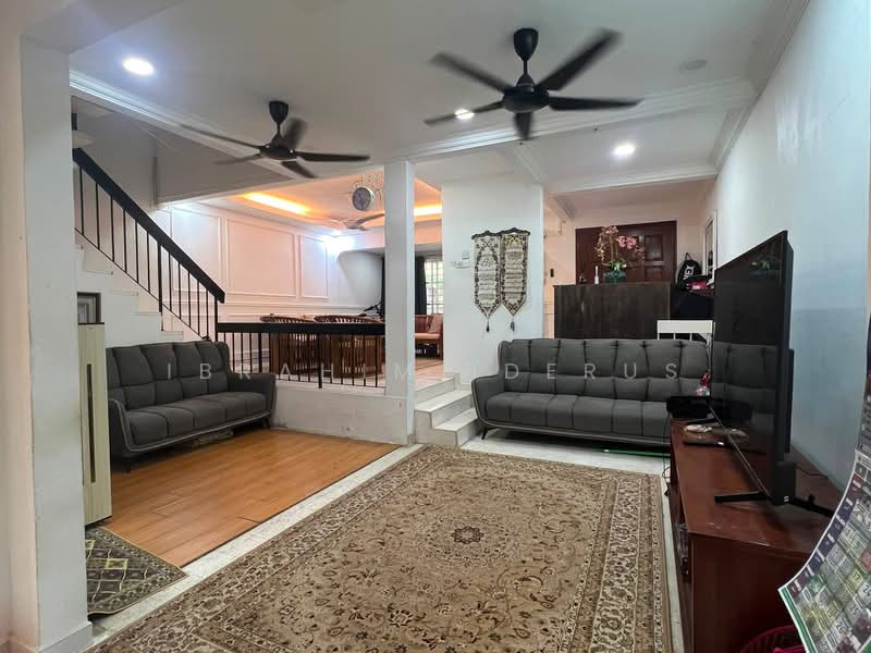 2-storey Terraced House for Sale in Ampang Jaya (Ampang) - Ibrahim Iderus - Living Room - PropertyGuru.com.my