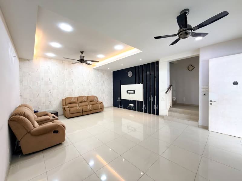 Rumah Teres 3 Tingkat untuk Dijual di Bandar Teknologi Kajang (Kajang) - Keasavan Hari Krishnan - Living Room - PropertyGuru.com.my