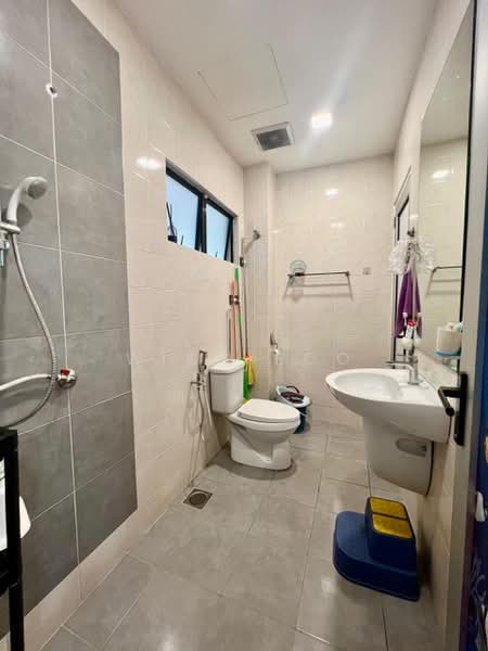 Semi-Detached House for Sale in Sutera Damansara (Damansara Damai) - Wing Foo - Bathroom - PropertyGuru.com.my