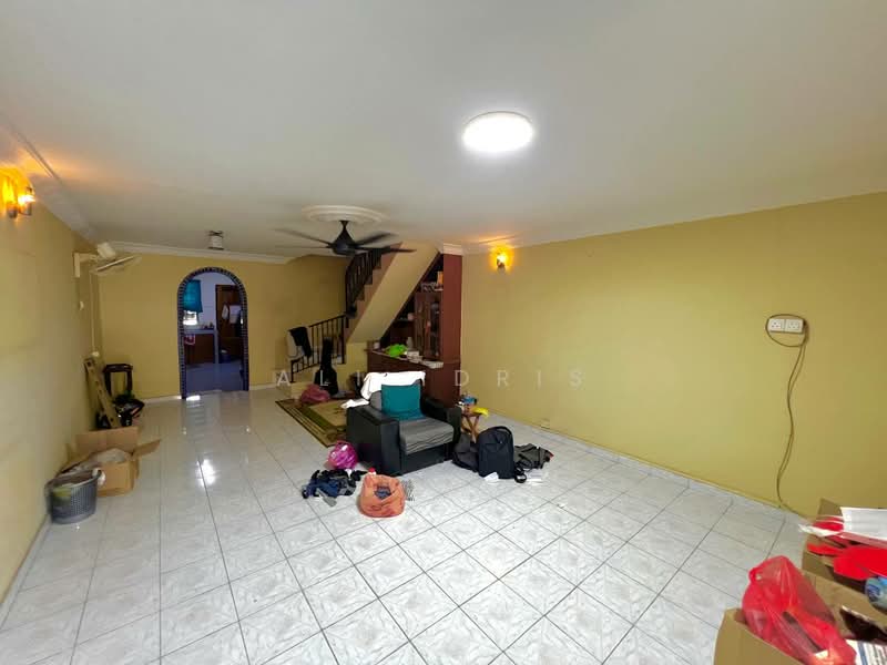 Rumah Teres 2 Tingkat untuk Dijual di Taman Medan (Petaling Jaya) - Ali Idris - Living Room - PropertyGuru.com.my