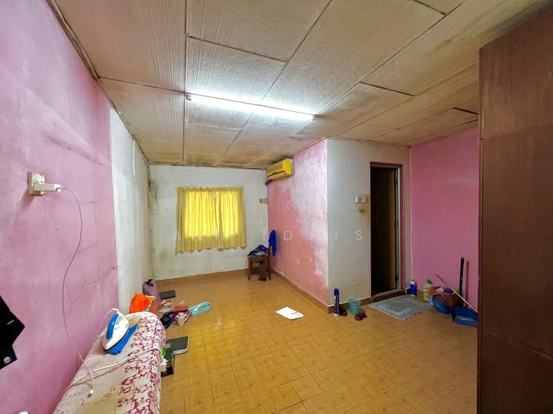Rumah Teres 2 Tingkat untuk Dijual di Taman Medan (Petaling Jaya) - Ali Idris - PropertyGuru.com.my