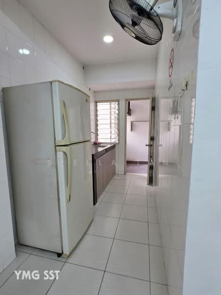 Apartment for Sale at Pangsapuri Akasia (Bandar Botanic) - Stella Tan - Kitchen - PropertyGuru.com.my