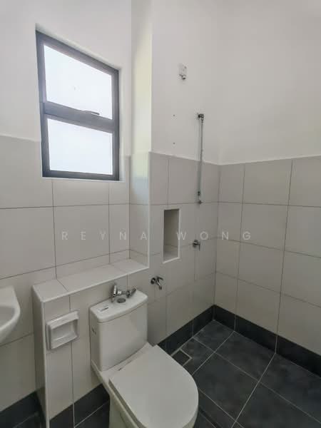 Semi-Detached House for Rent in Taman Melodies (Johor Bahru) - Reyna Wong - Bathroom - PropertyGuru.com.my