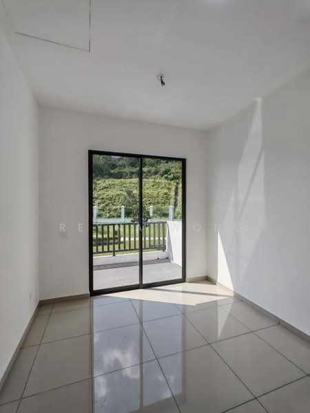 Semi-Detached House for Rent in Taman Melodies (Johor Bahru) - Reyna Wong - Balcony - PropertyGuru.com.my