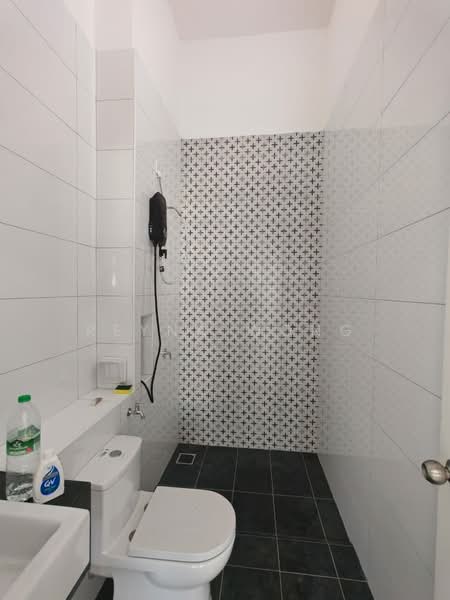 Semi-Detached House for Rent in Taman Melodies (Johor Bahru) - Reyna Wong - Bathroom - PropertyGuru.com.my