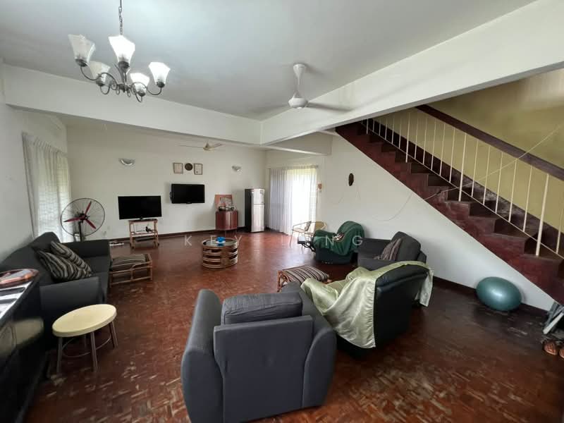 Rumah Banglo untuk Dijual di SS1 (Petaling Jaya) - Key Ling - Living Room - PropertyGuru.com.my