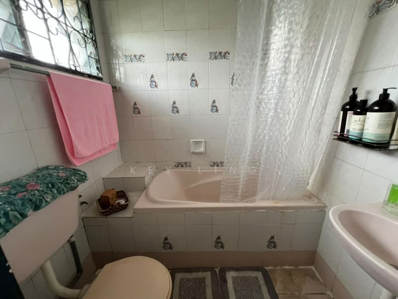 Rumah Banglo untuk Dijual di SS1 (Petaling Jaya) - Key Ling - Bathroom - PropertyGuru.com.my