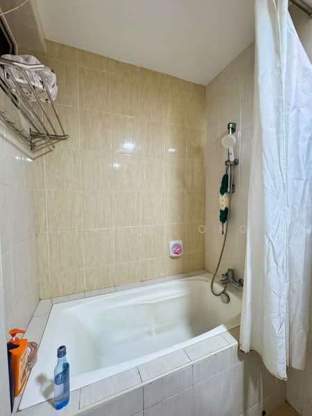 Servis Apartment untuk Disewa di Birch Plaza - Jinelle Ong - Bathroom - PropertyGuru.com.my