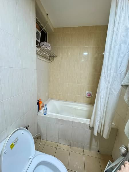 Servis Apartment untuk Disewa di Birch Plaza - Jinelle Ong - Bathroom - PropertyGuru.com.my