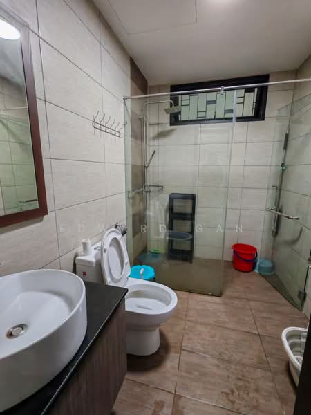 Servis Apartment untuk Disewa di Molek Regency - Edward Gan - Bathroom - PropertyGuru.com.my