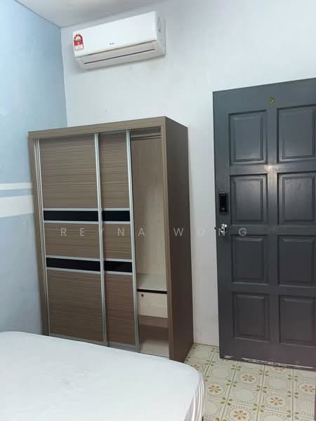 Rumah Teres 2 Tingkat untuk Disewa di Taman Majidee (Johor Bahru) - Reyna Wong - Bedroom - PropertyGuru.com.my