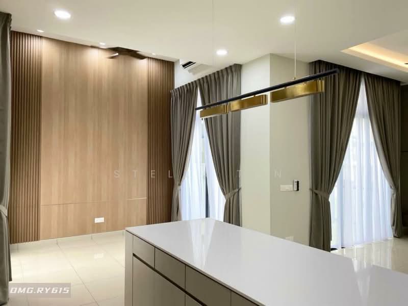 Rumah Berkembar untuk Dijual di Setia Alam (Selangor) - Stella Tan - Living Room - PropertyGuru.com.my