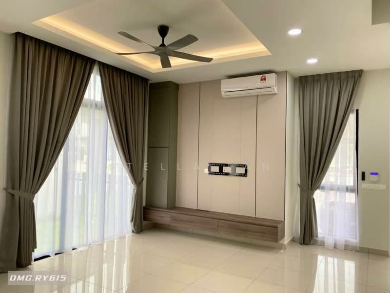 Rumah Berkembar untuk Dijual di Setia Alam (Selangor) - Stella Tan - Living Room - PropertyGuru.com.my