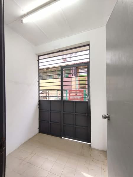 Terraced House for Rent in Shah Alam (Selangor) - Annie Kho - Entrance - PropertyGuru.com.my