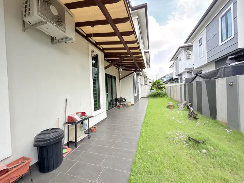 Rumah Berkembar untuk Dijual di Taman Tasik Indah (Kluang) - Gipson Lay - PropertyGuru.com.my