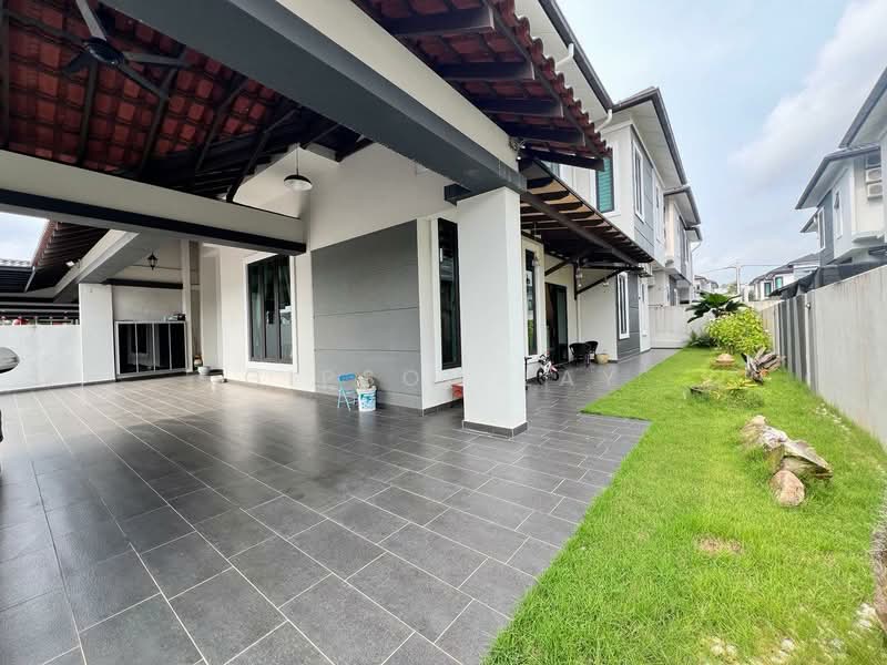 Rumah Berkembar untuk Dijual di Taman Tasik Indah (Kluang) - Gipson Lay - PropertyGuru.com.my