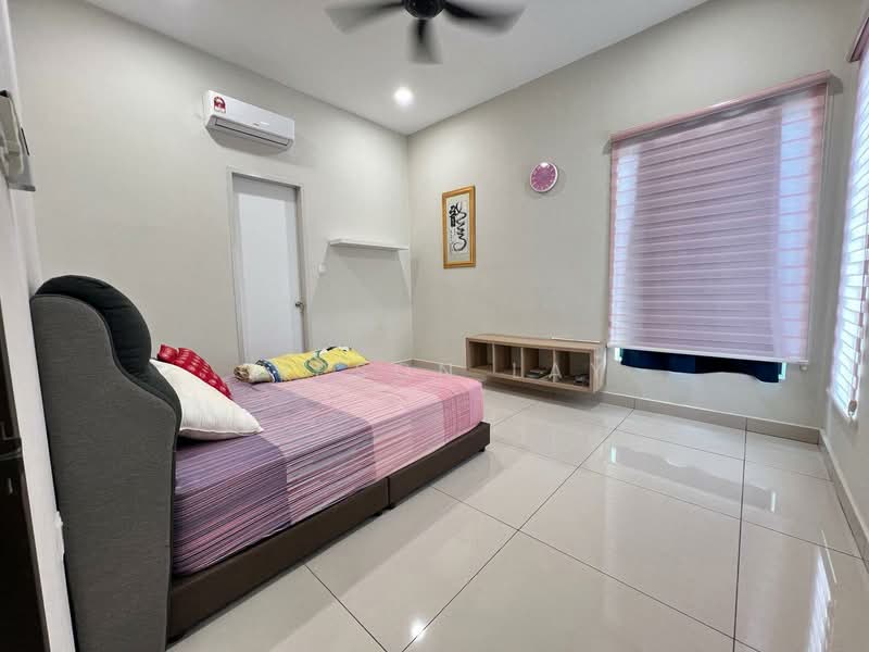 Rumah Berkembar untuk Dijual di Taman Tasik Indah (Kluang) - Gipson Lay - PropertyGuru.com.my