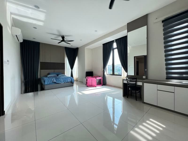 Rumah Berkembar untuk Dijual di Taman Tasik Indah (Kluang) - Gipson Lay - PropertyGuru.com.my