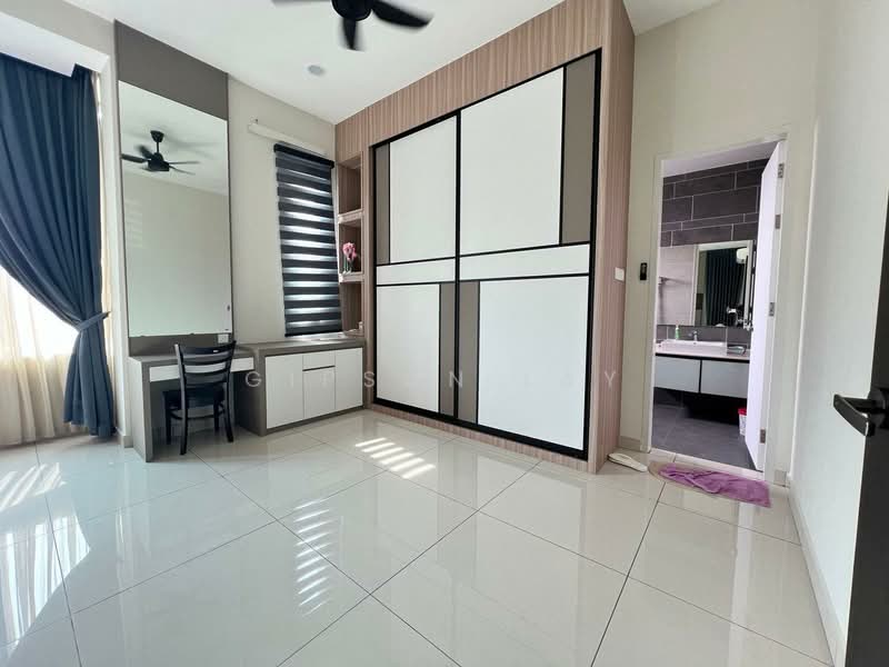 Rumah Berkembar untuk Dijual di Taman Tasik Indah (Kluang) - Gipson Lay - PropertyGuru.com.my