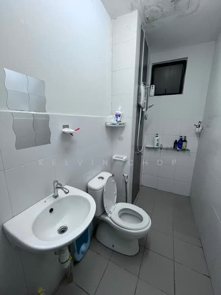Servis Apartment untuk Dijual di Jentayu Residensi @ Tampoi - Kelvin Chop - Bathroom - PropertyGuru.com.my
