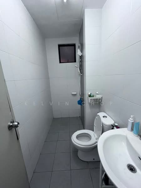 Servis Apartment untuk Dijual di Jentayu Residensi @ Tampoi - Kelvin Chop - Bathroom - PropertyGuru.com.my