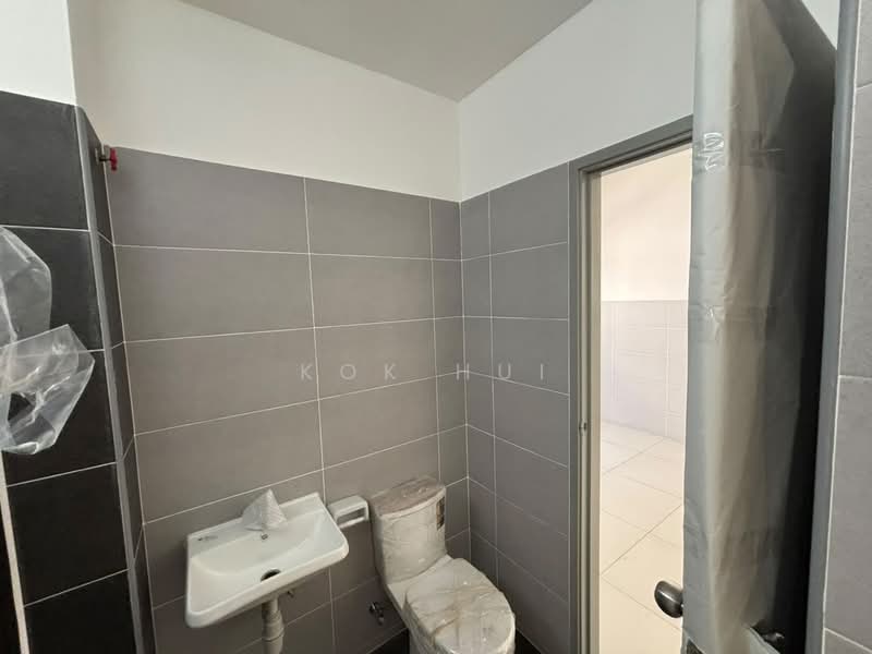 Rumah Teres 2 Tingkat untuk Dijual di Mutiara Rini (Skudai) - Kok Hui - Bathroom - PropertyGuru.com.my