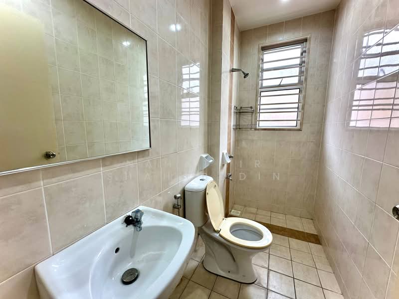 Rumah Teres 2 Tingkat untuk Dijual di Denai Alam (Shah Alam) - Nahathir Shahabudin - Bathroom - PropertyGuru.com.my
