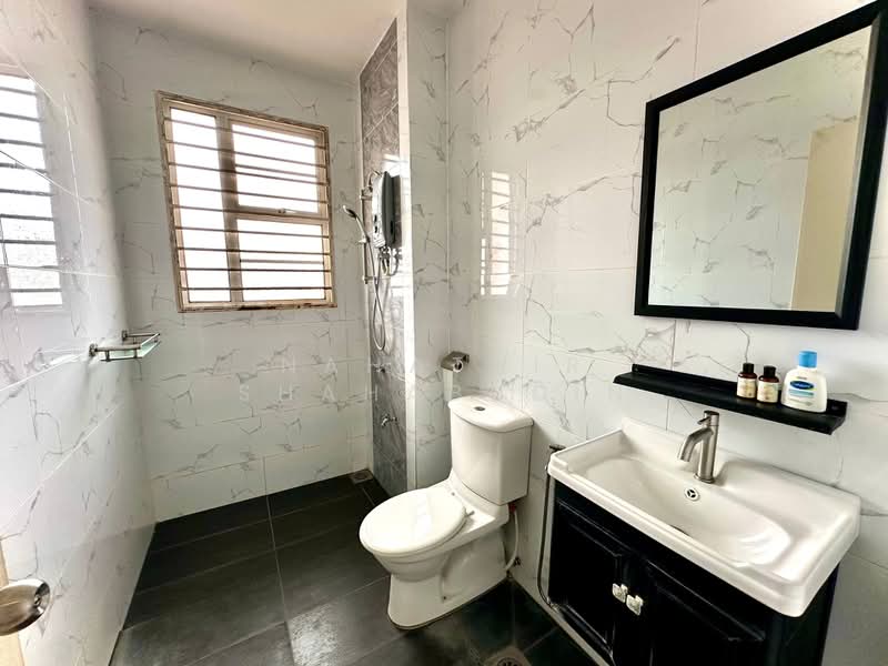 Rumah Teres 2 Tingkat untuk Dijual di Denai Alam (Shah Alam) - Nahathir Shahabudin - Bathroom - PropertyGuru.com.my