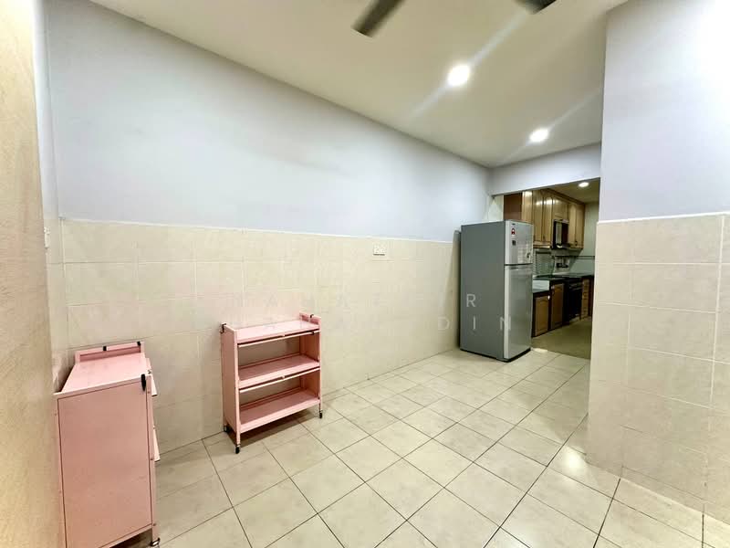Rumah Teres 2 Tingkat untuk Dijual di Denai Alam (Shah Alam) - Nahathir Shahabudin - Kitchen - PropertyGuru.com.my