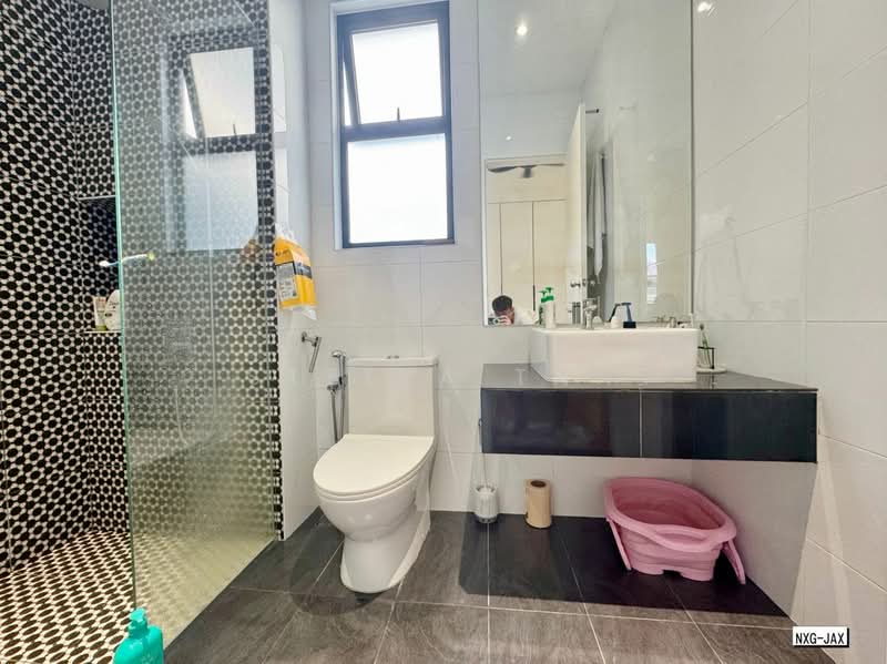 Rumah Berkembar untuk Dijual di Setia Alam (Selangor) - Stella Tan - Bathroom - PropertyGuru.com.my