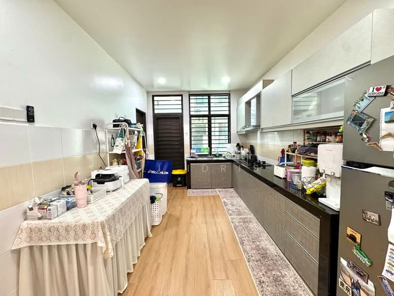 Rumah Teres 2 Tingkat untuk Dijual di Taman Saujana KLIA (Sepang) - Ali Idris - Kitchen - PropertyGuru.com.my