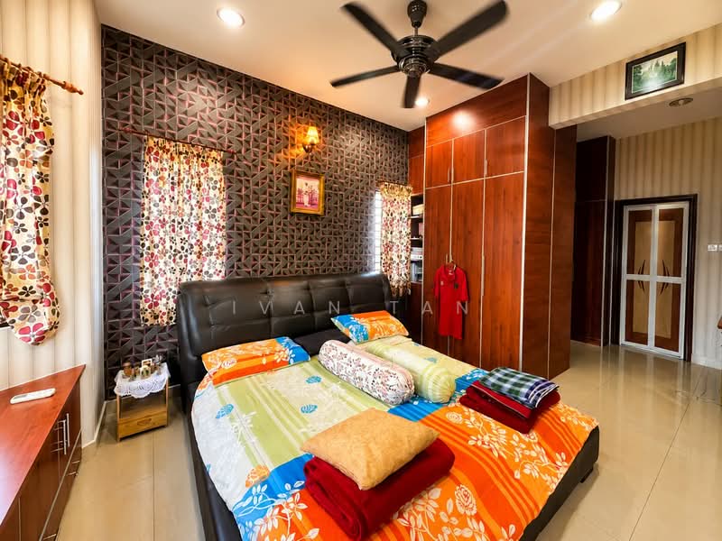 Semi-Detached House for Sale in Seri Aman Heights (Sungai Buloh) - Ivan Tan - Bedroom - PropertyGuru.com.my