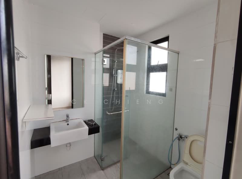 Servis Apartment untuk Dijual di D'Aman Residences @ Puchong - CK Chieng - Bathroom - PropertyGuru.com.my