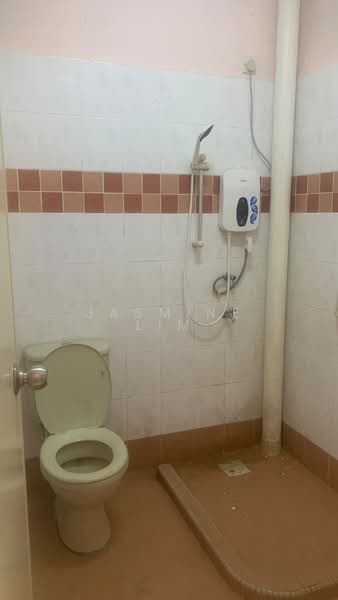 Rumah Teres untuk Disewa di Taman Desa Tebrau (Tebrau) - Jasmine Lim - Bathroom - PropertyGuru.com.my