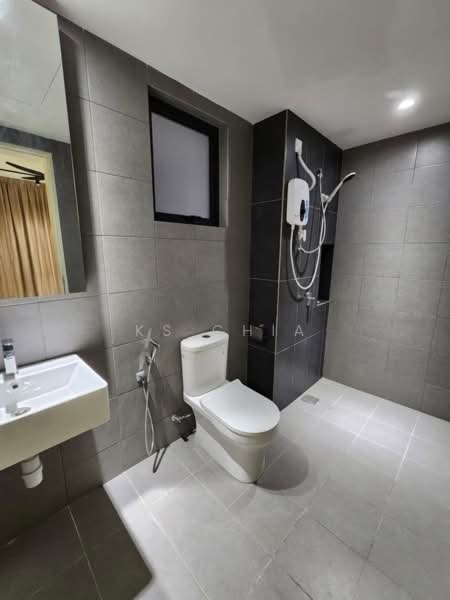 Service Residence for Sale at D'Cosmos Residences - KS Chia - Bathroom - PropertyGuru.com.my