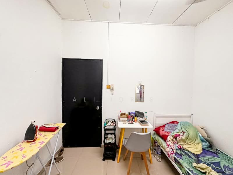 Rumah Teres 2 Tingkat untuk Dijual di Seksyen 7 (Shah Alam) - Ali Idris - Bedroom - PropertyGuru.com.my