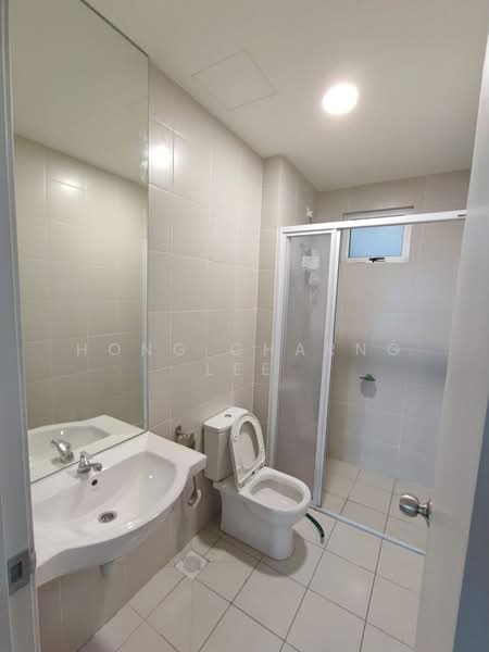 Servis Apartment untuk Disewa di Meridin Bayvue @ Sierra Perdana - Hong Charng Lee - Bathroom - PropertyGuru.com.my