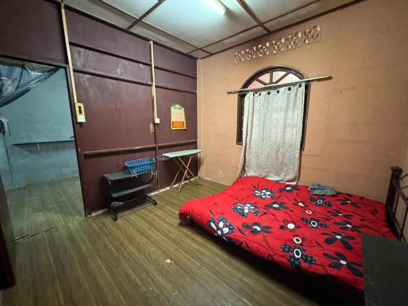 1-storey Terraced House for Sale in Kota Tinggi (Johor) - Ah Liang - Bedroom - PropertyGuru.com.my