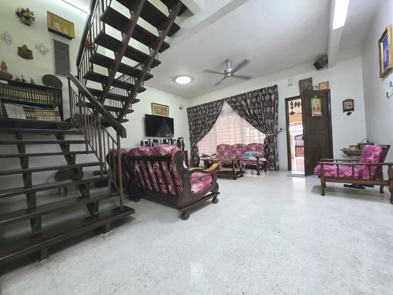 2-storey Terraced House for Sale in Taman Alam Jaya (Cheras) - Ken Lew - Living Room - PropertyGuru.com.my